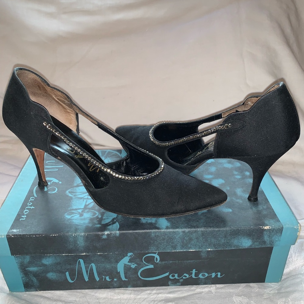 Vintage 1960s Black textured leather cutout stiletto heels